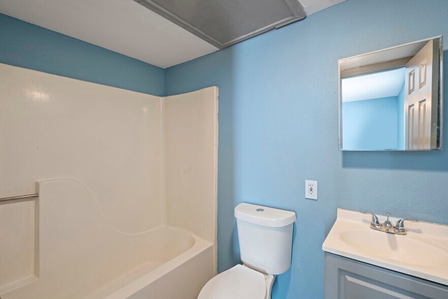 More Photos Of 610 Ferry Rd, Galveston Apartments For Sale