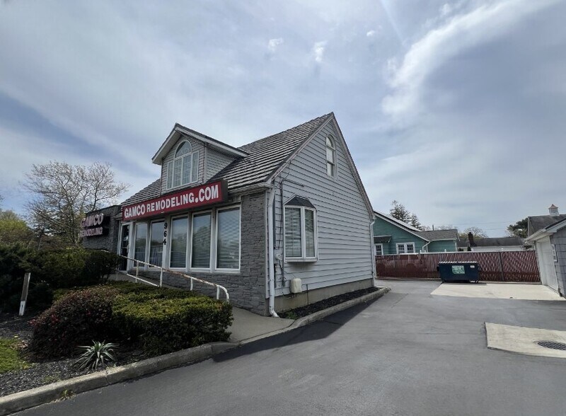 More Photos Of 964 Sunrise Hwy, West Babylon Office For Sale
