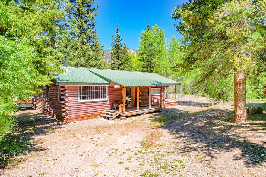 More Photos Of 860 County Road 142, Lake City Hotel For Sale