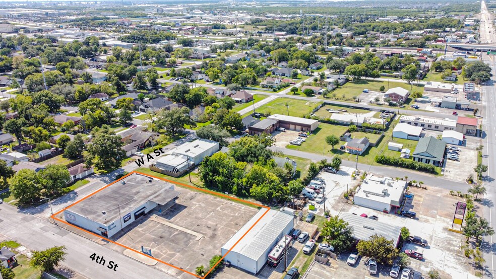 More Photos Of 130 S 4th St, La Porte General Retail For Sale