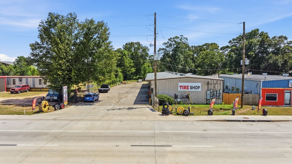 More Photos Of 12210 Highway 105 E, Conroe Warehouse For Lease