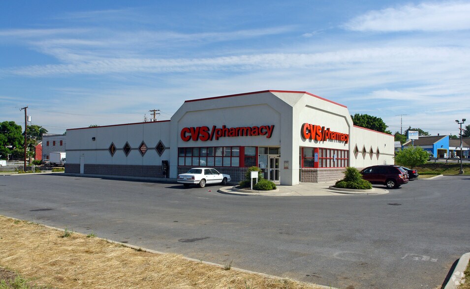 Primary Photo Of 34 N Cannon Ave, Hagerstown Drugstore For Lease