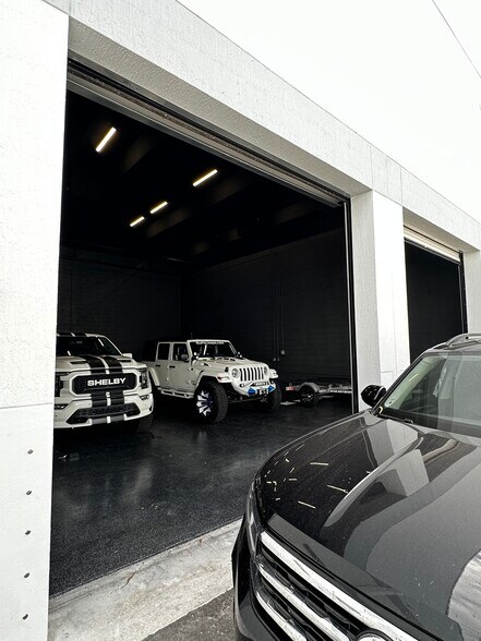Primary Photo Of 2011 W State Road 84, Fort Lauderdale Warehouse For Sale