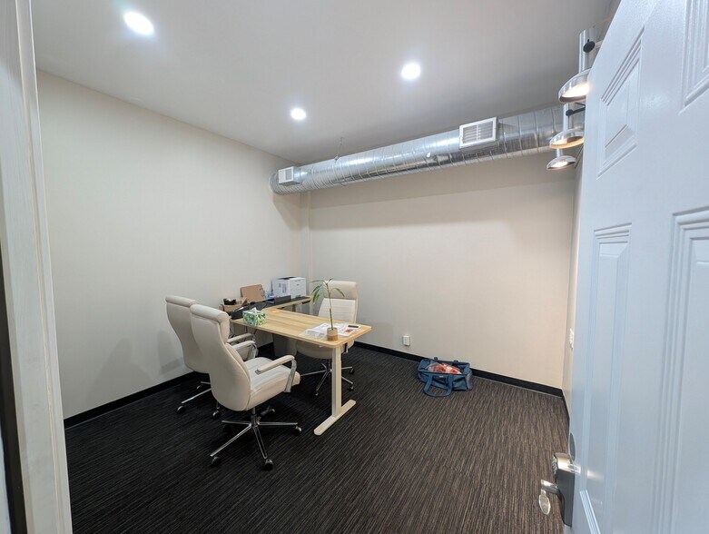 More Photos Of 7707-7709 Clayton Rd, Saint Louis Office For Lease