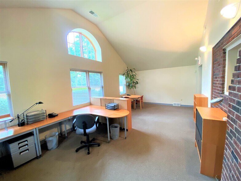 More Photos Of 206 Monroe St, Monroeville Office For Lease