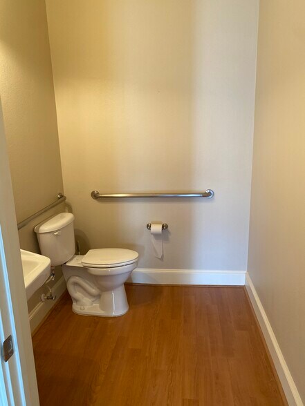 More Photos Of 13644 Breton Ridge St, Houston Medical For Sale