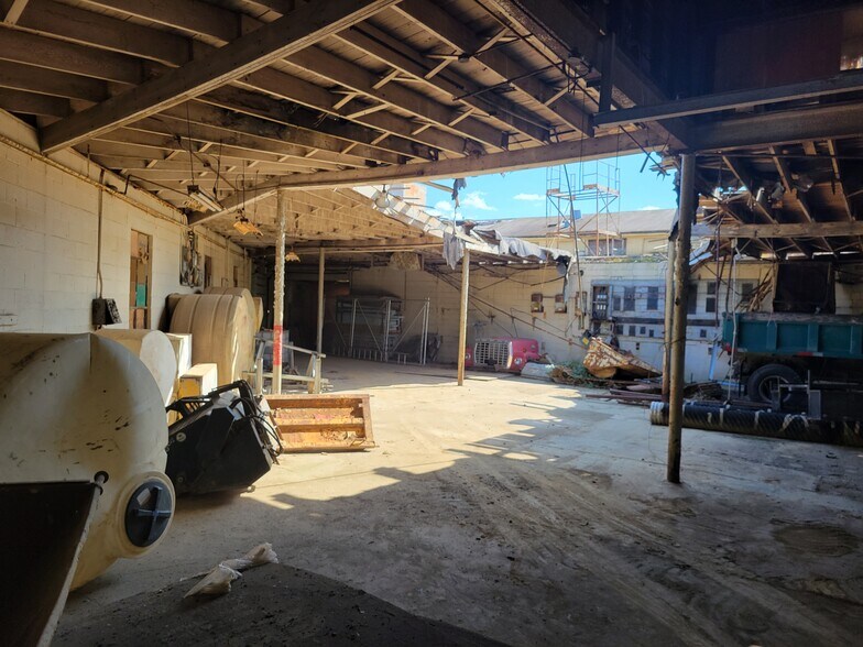 More Photos Of 1117 W Mulberry St, Lancaster Manufacturing For Sale