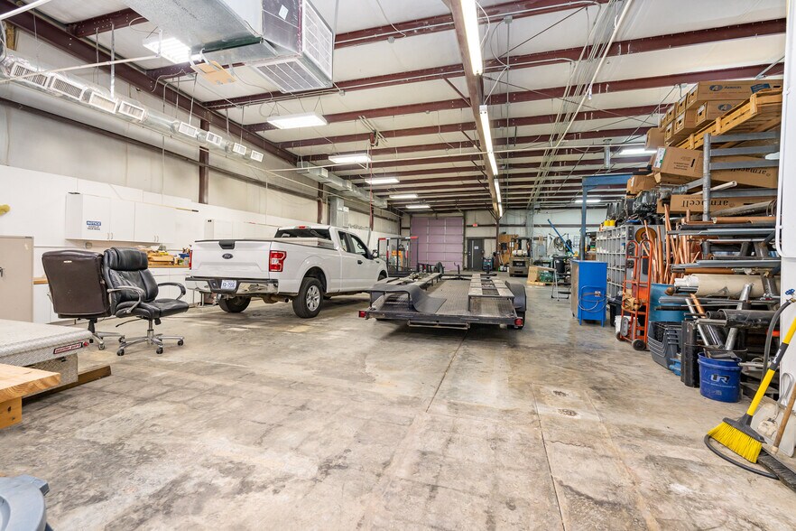 More Photos Of 110-128 Armstrong St, Gastonia Light Manufacturing For Sale
