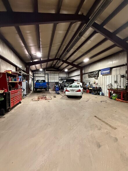 More Photos Of 7221 Niagara Falls Blvd, Niagara Falls Auto Repair For Sale