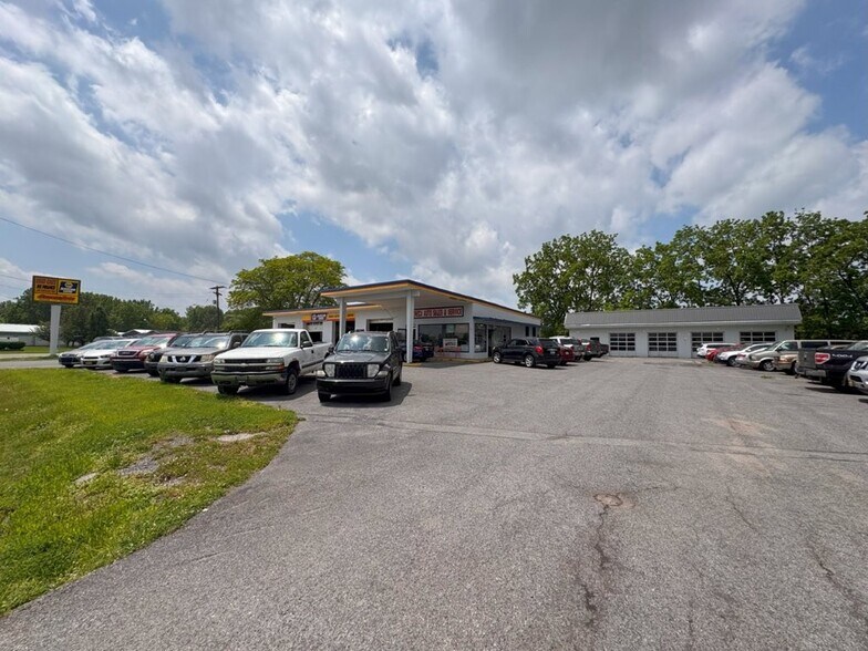More Photos Of 66 Fayette St, Waterloo Town Auto Repair For Sale