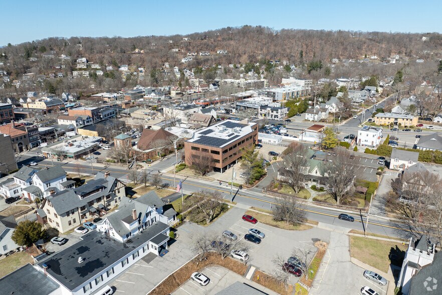 More Photos Of 427 Bedford Rd, Pleasantville Office Residential For Lease