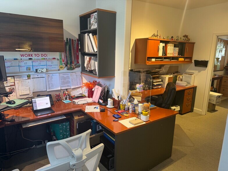More Photos Of 3373-3375 Mount Diablo Blvd, Lafayette Loft Creative Space For Sale