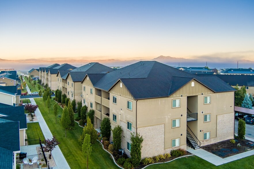 More Photos Of 415 Suncrest Ln, Logan Apartments For Sale