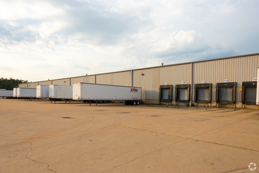 More Photos Of 10400 Technology Dr, Cottondale Warehouse For Sale