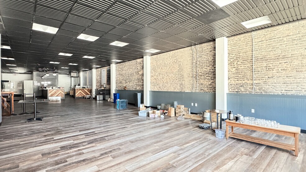 More Photos Of 115 N Mitchell St, Cadillac Storefront For Lease