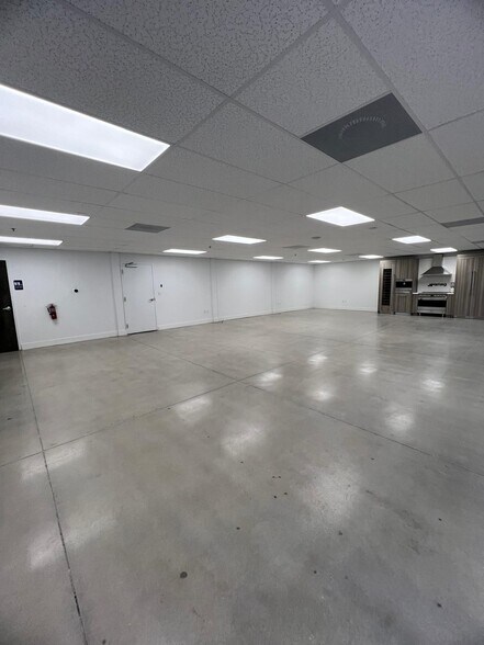 More Photos Of 6371 NW 102nd Ave, Doral Warehouse For Sale