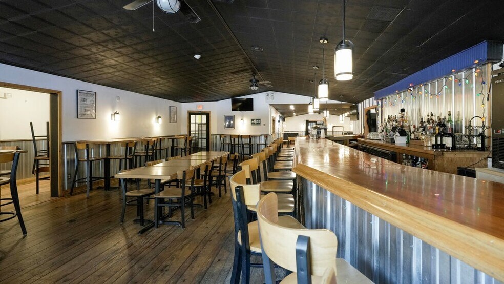 More Photos Of 697 Bear Swamp Rd, Peru General Retail For Sale