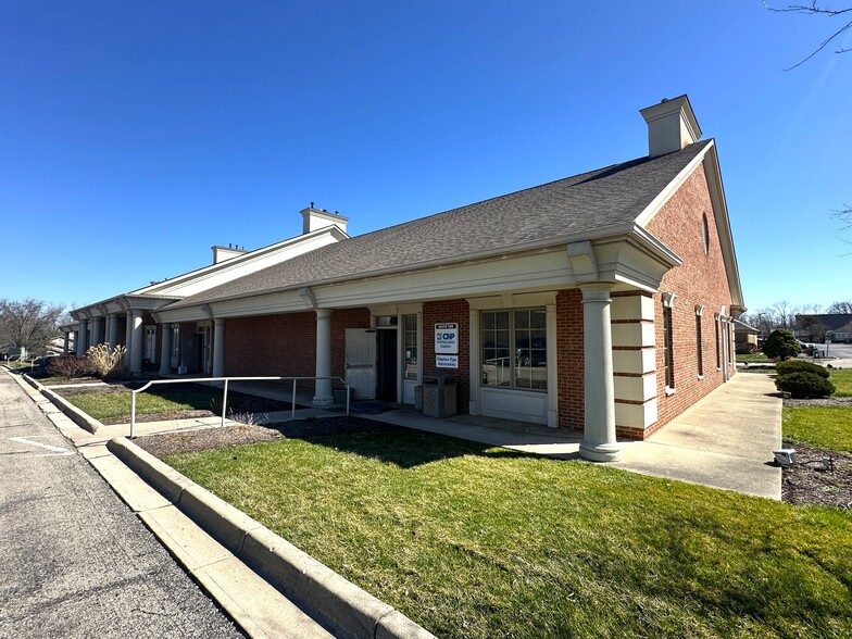 Primary Photo Of 77 E Woodbury Dr, Dayton Medical For Lease