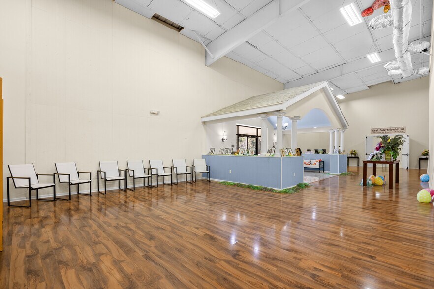 More Photos Of 69 Jessamine Ave, Georgetown Flex For Lease