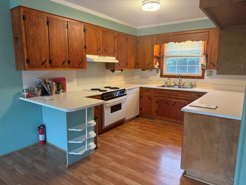 More Photos Of 1204 E Main St, Duncan Office For Sale