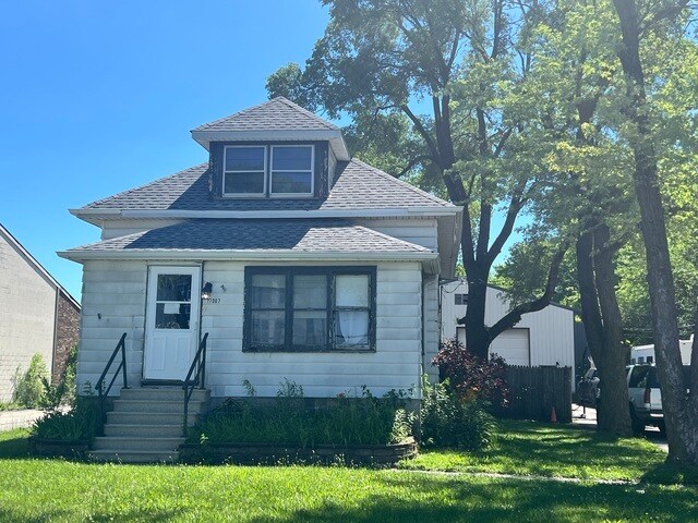 More Photos Of 17705 Lathrop Ave, Harvey Warehouse For Sale