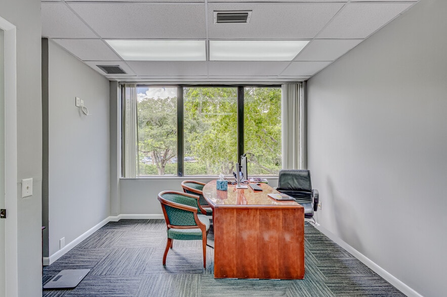 More Photos Of 6801 Lake Worth Rd, Greenacres Medical For Sale