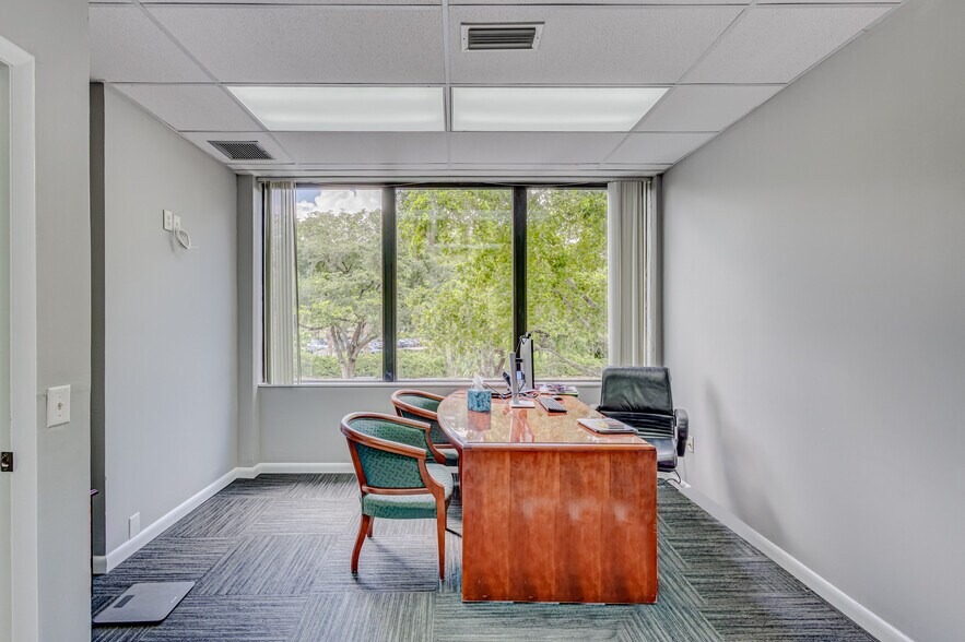 More Photos Of 6801 Lake Worth Rd, Greenacres Medical For Sale