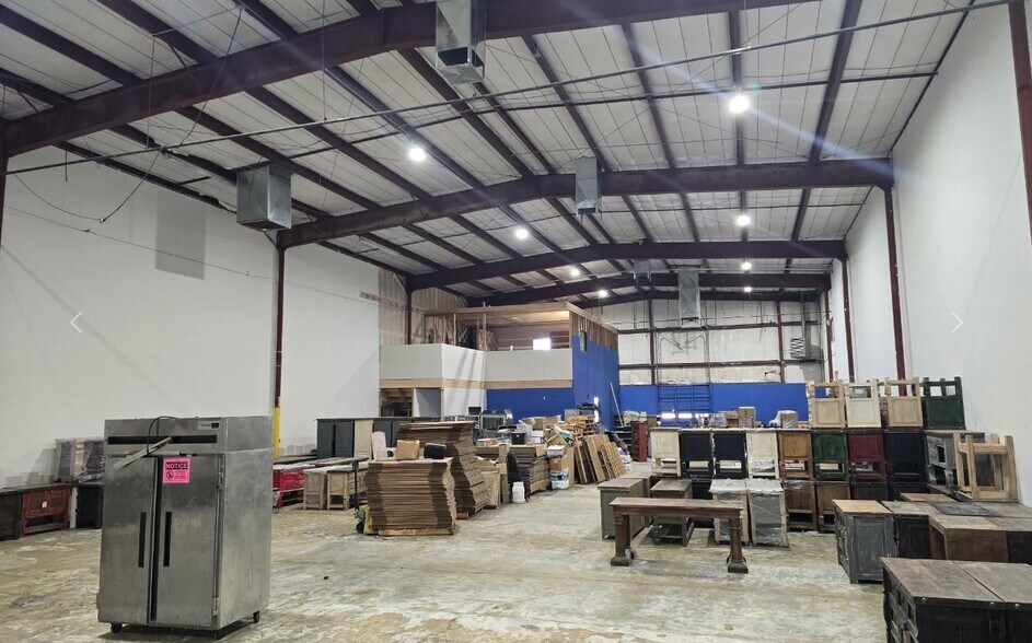 More Photos Of 4621 Ripley Dr, El Paso Light Distribution For Lease