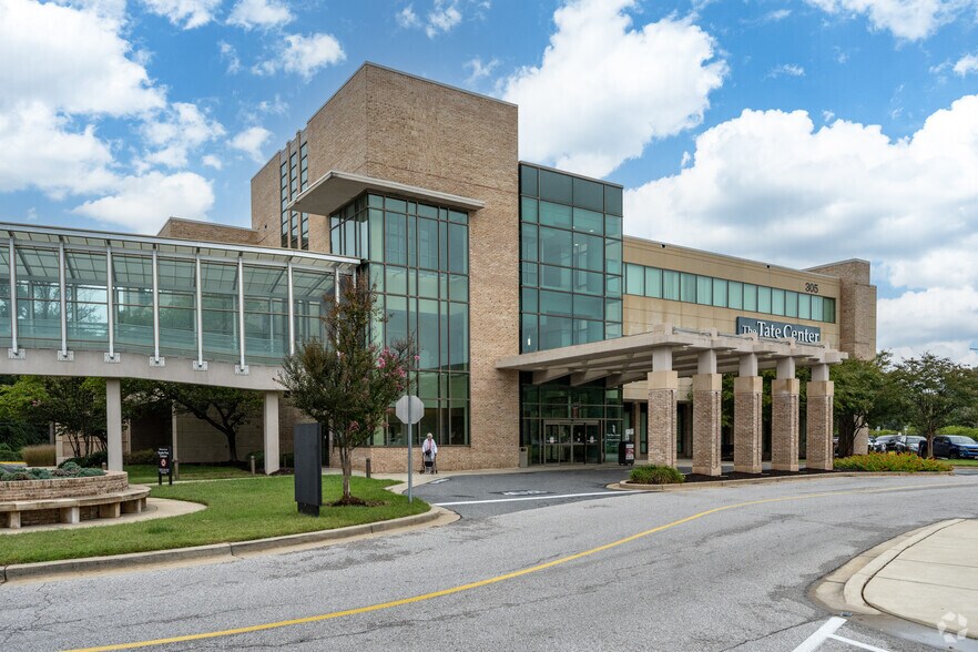 Primary Photo Of 305 Hospital Dr, Glen Burnie Hospital For Lease