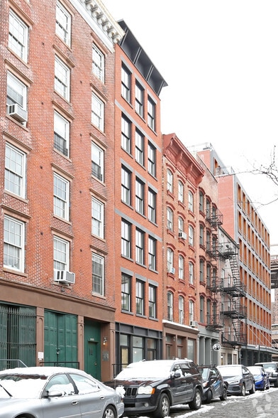 More Photos Of 246 Front St, New York Apartments For Lease