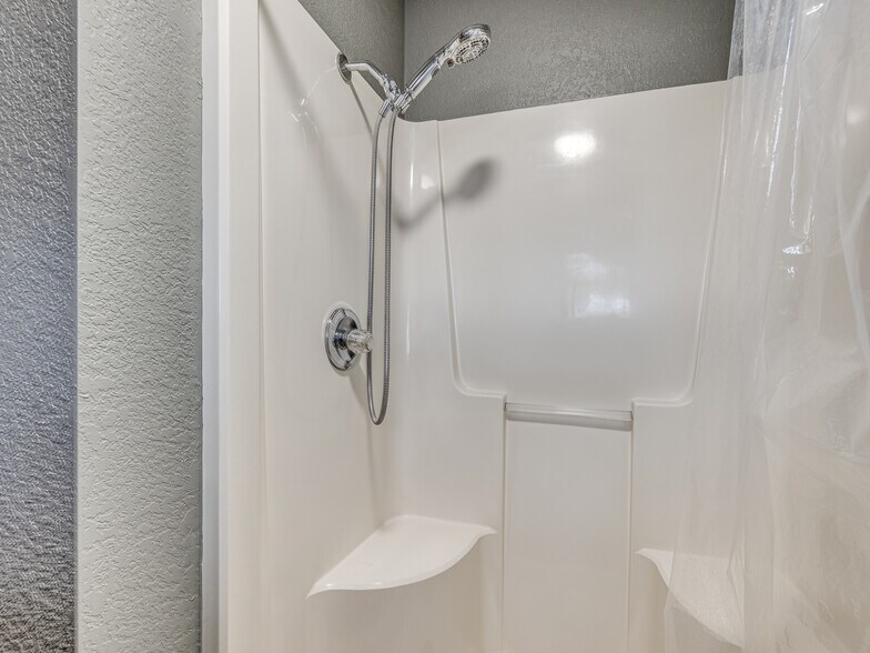 More Photos Of 980916 S Highway 18, Chandler Industrial For Sale