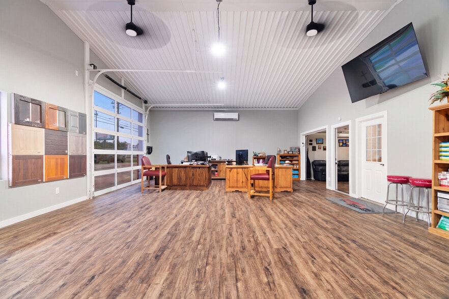 More Photos Of 6210 Lamar Rd, Reno Flex For Sale