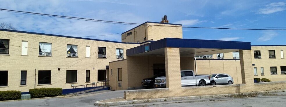 More Photos Of 2 Fall St, Seneca Falls Apartments For Sale