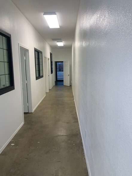 More Photos Of 445-475 S Arrowhead Ave, San Bernardino Research And Development For Lease