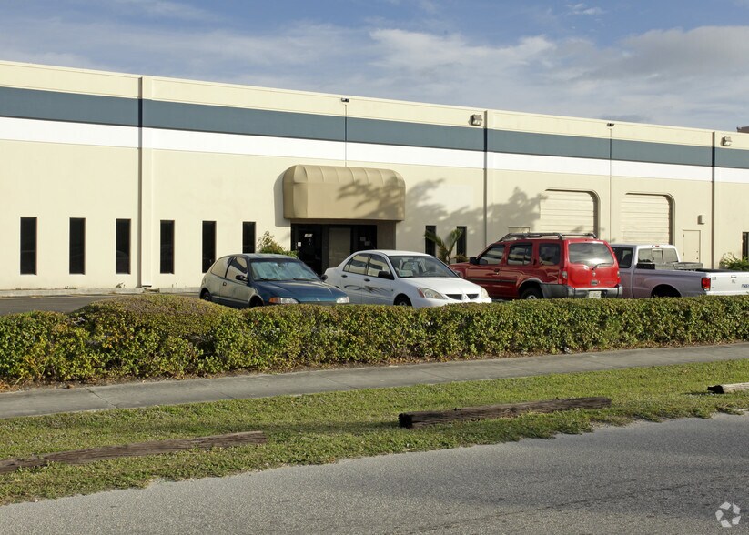 More Photos Of 1803-1897 NE 146th St, Miami Light Distribution For Lease