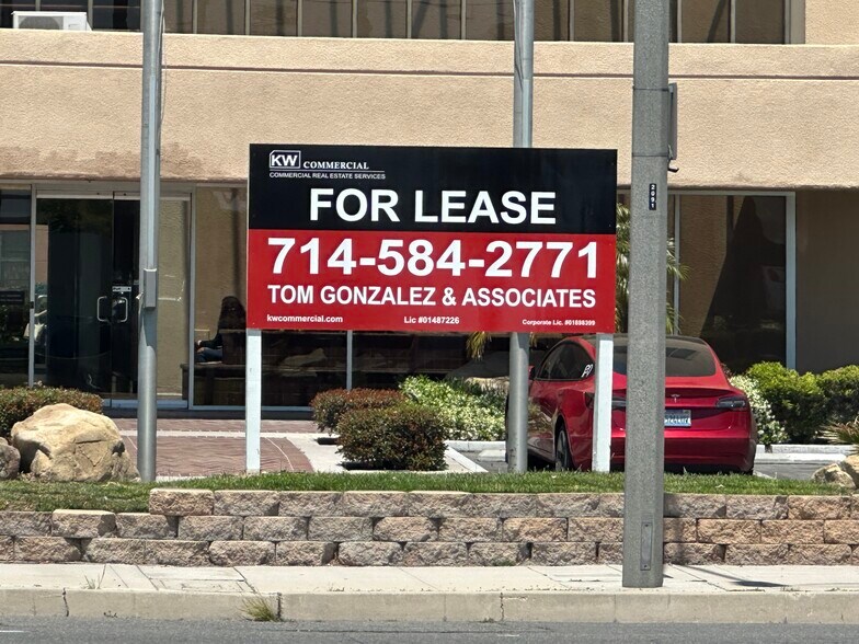 More Photos Of 1855 W Katella Ave, Orange Office Residential For Lease