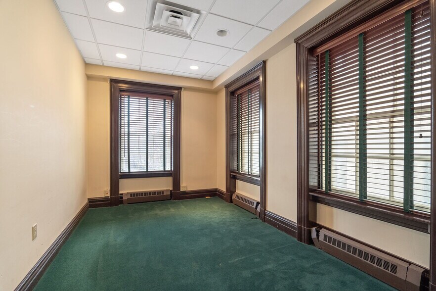 More Photos Of 19 Dove St, Albany Office For Sale