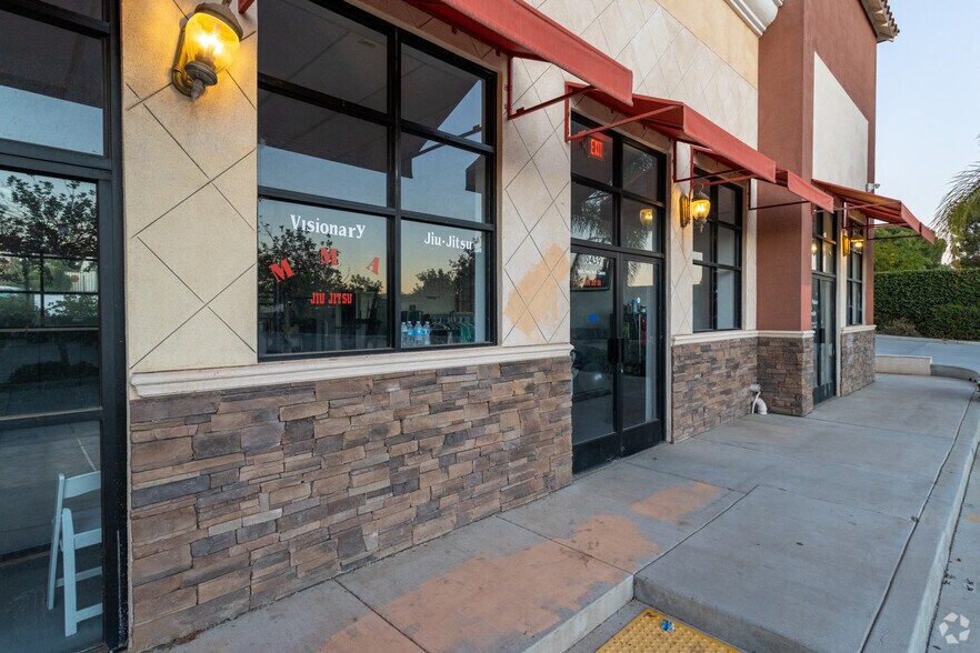 More Photos Of 10465 Arlington Ave, Riverside Unknown For Lease