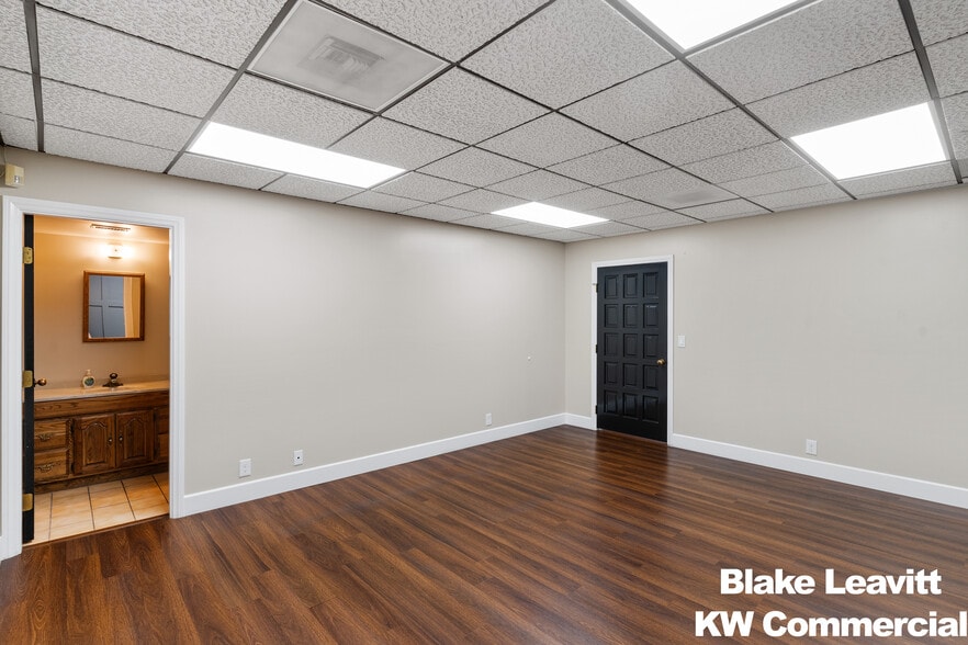 More Photos Of 510 S 9th St, Las Vegas Office For Sale
