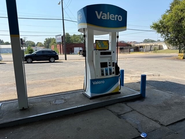 More Photos Of 2244 W Fairview Ave, Montgomery Service Station For Sale