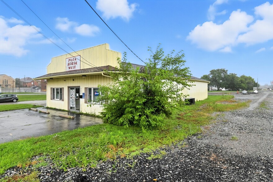 More Photos Of 325 E Center St, Bellevue Restaurant For Sale