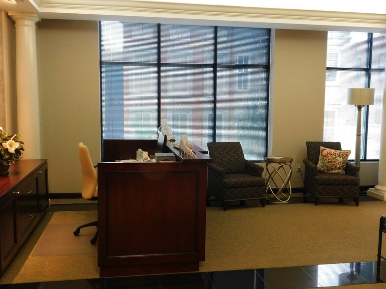 More Photos Of 211 King St, Charleston Office For Lease