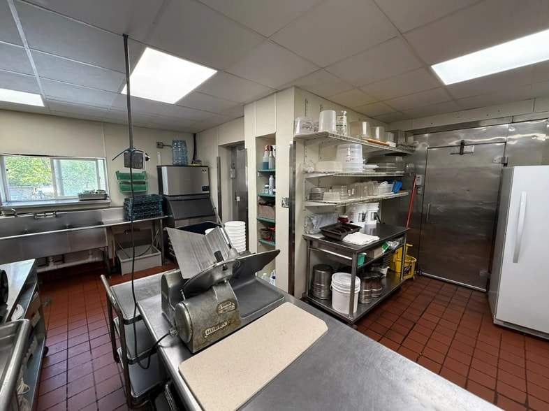 More Photos Of 48 E Joliet St, Schererville Restaurant For Sale