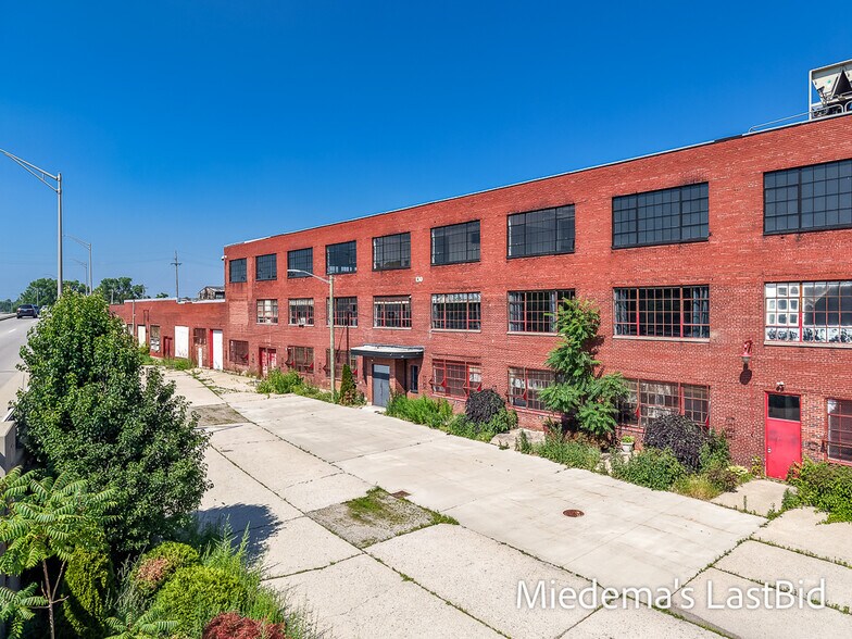 More Photos Of 1305 S Cedar St, Lansing Warehouse For Sale