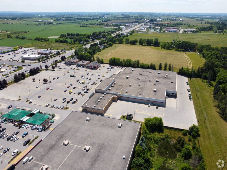 More Photos Of 130 Young St, New Tecumseth General Retail For Lease