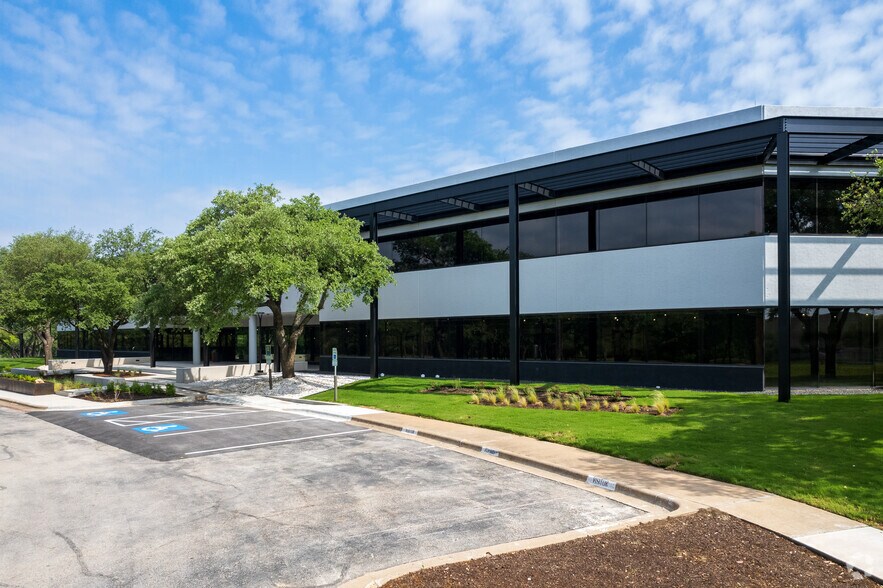 More Photos Of 14231 Tandem Blvd, Austin Office For Lease