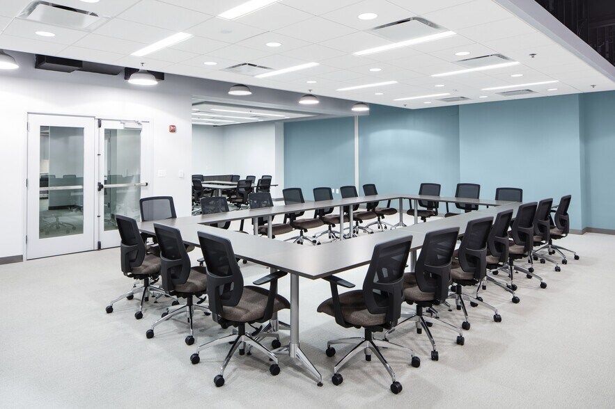 More Photos Of 12001 Sunrise Valley Dr, Reston Unknown For Lease