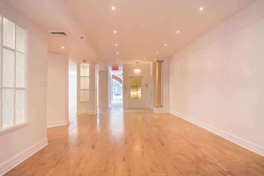 More Photos Of 4363 Rue Saint-Denis, Montréal Storefront Retail Office For Lease