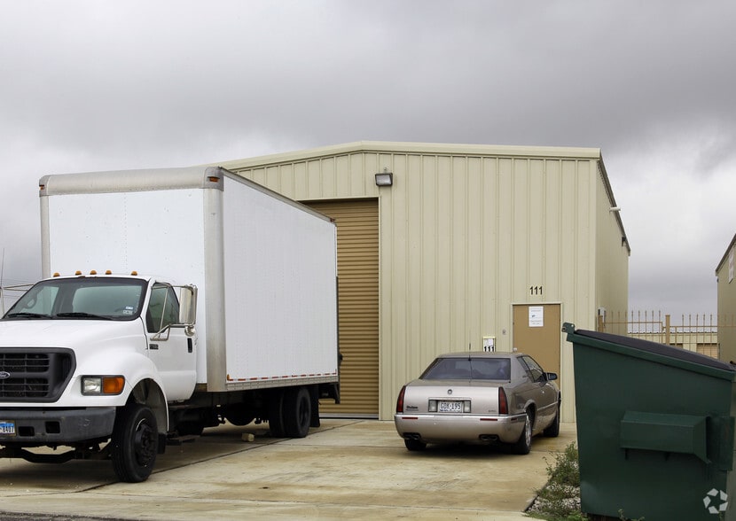 Primary Photo Of 111 Schumans Beach Rd, New Braunfels Warehouse For Lease