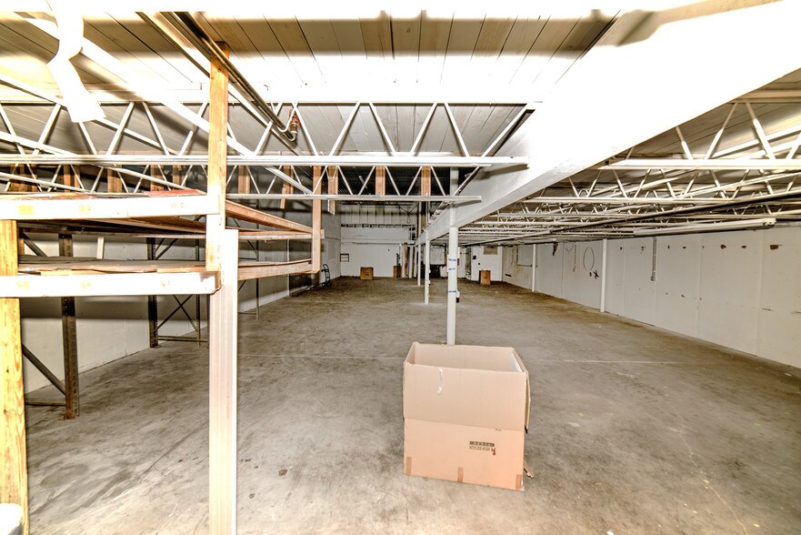 More Photos Of 4214 W Virginia Ave, Tampa Warehouse For Lease